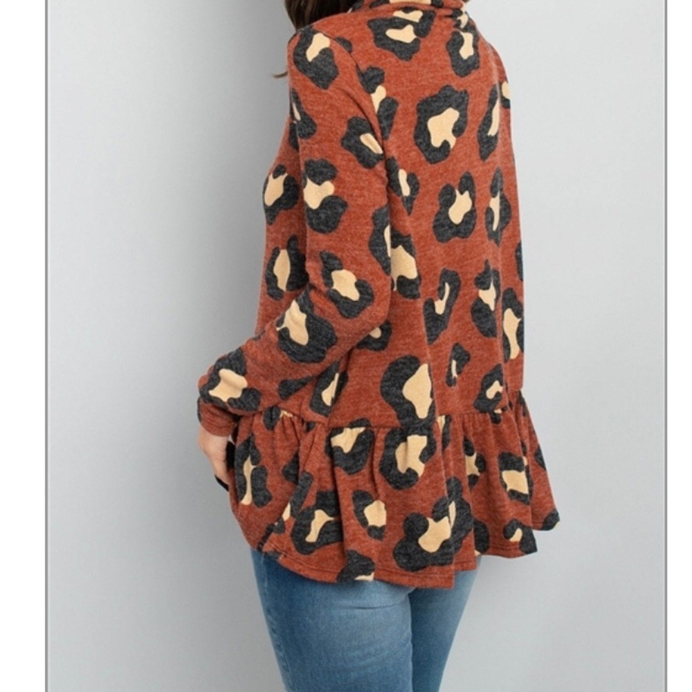 NWT Leopard Print Cowl Neck Top Ruffle Hem - Picture 3 of 10